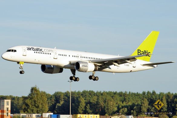 Boeing 757-256